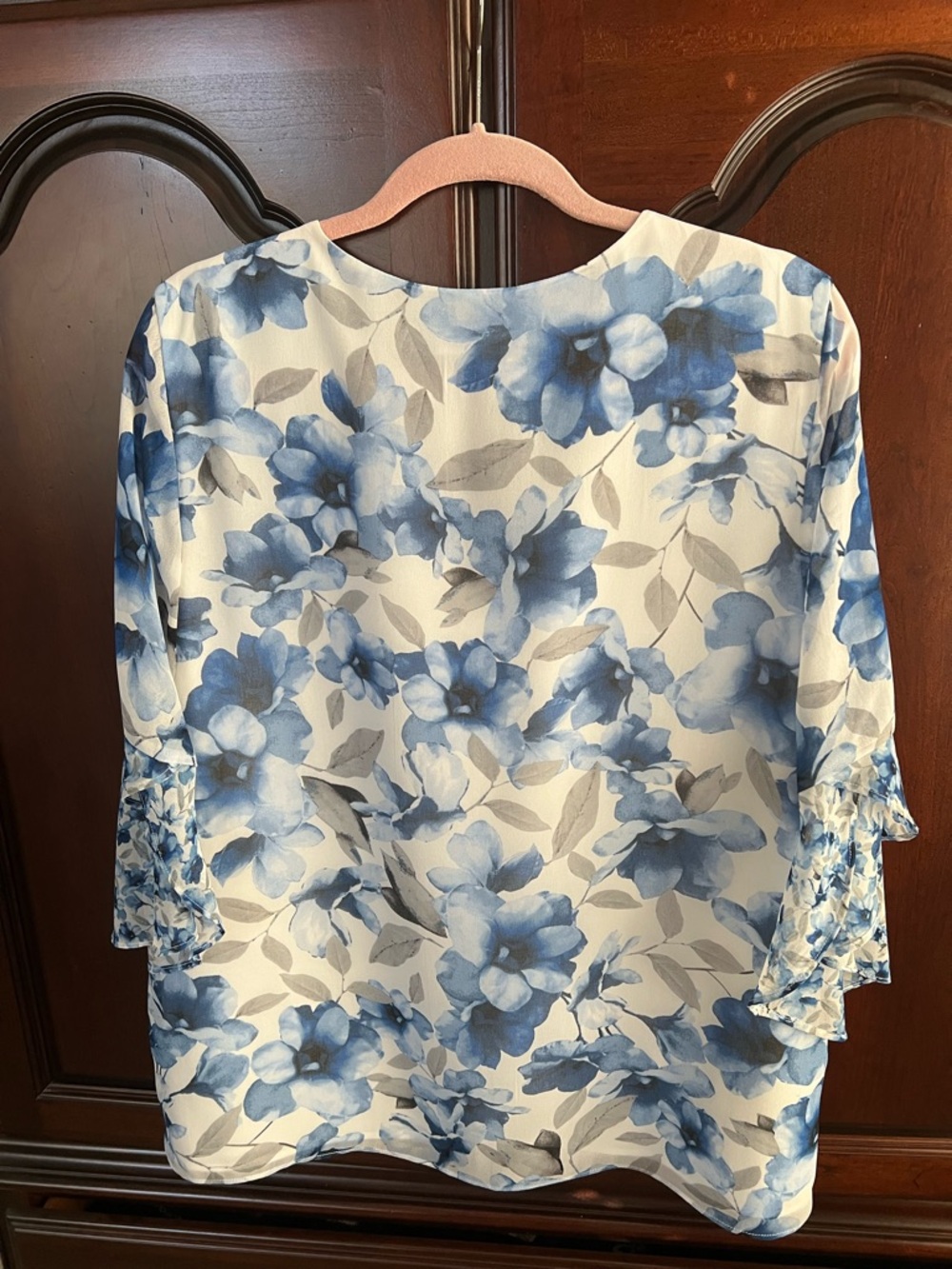 Calvin Klein White and Blue Floral V-Neck Blouse - Picture 2 of 4
